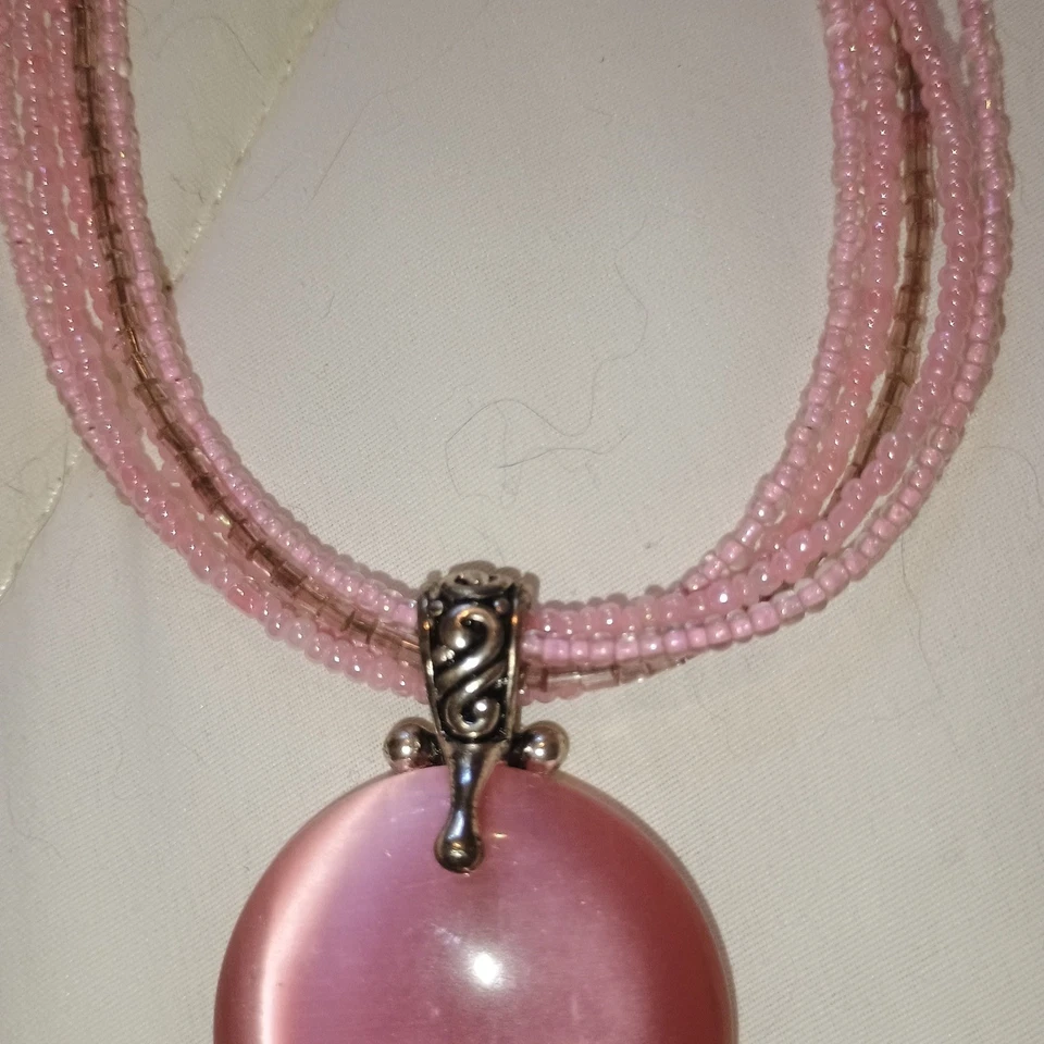 Collar Colgante Ojo de Gato Rosa Premier Designs Tono Plata Cadena Multihilo Foto 4 de 4