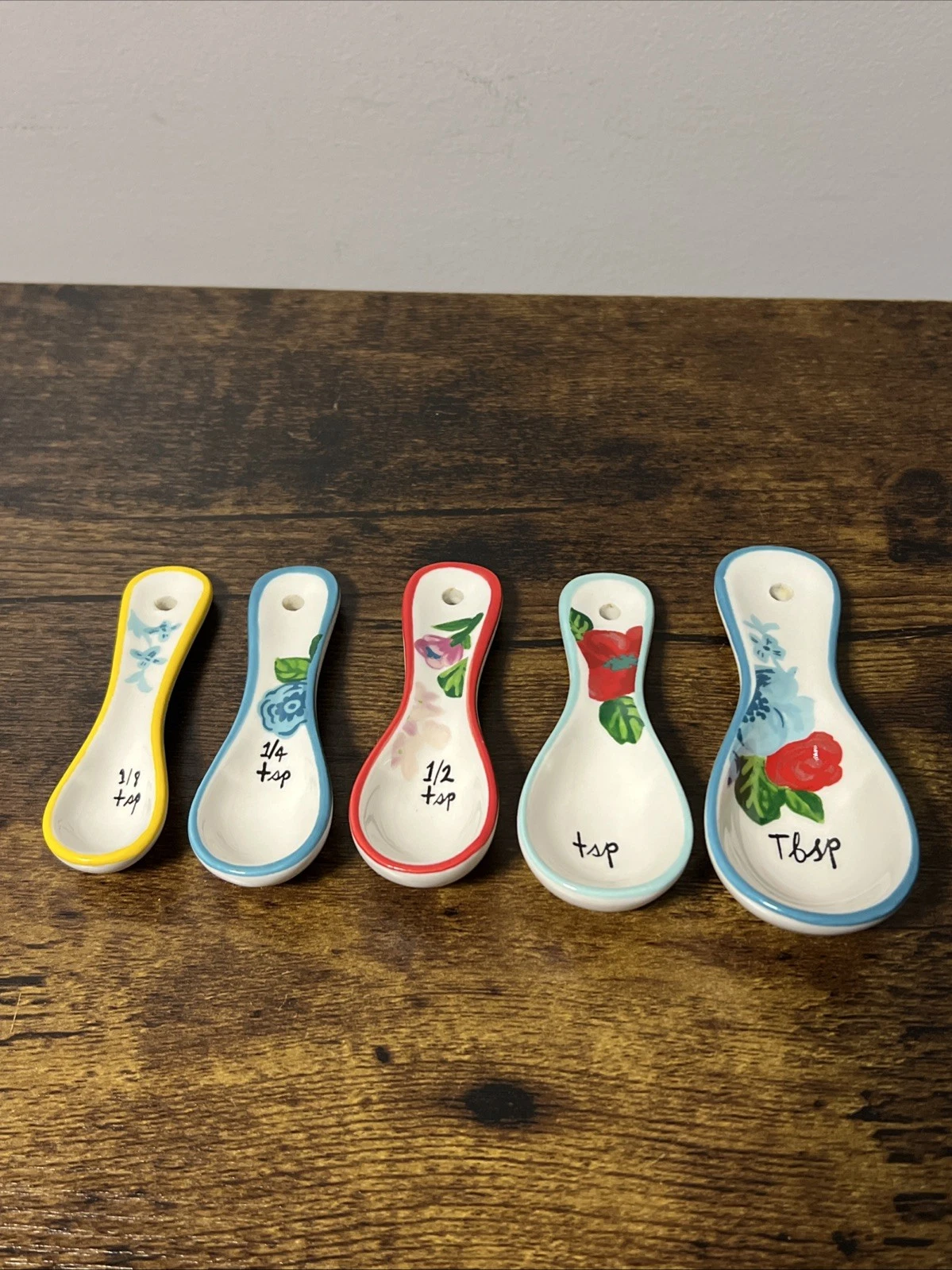 Anthropologie Molly Hatch Measuring Spoons Flowers Ceramic Set 5 Red Blue Yellow