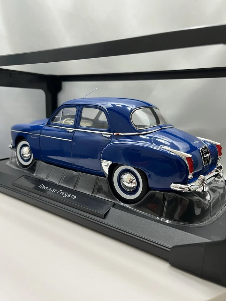 NOREV “1959 Renault Fregate Sedan” NEW AND RARE COLOR. 1:18 SCALE. - Image 4 of 4