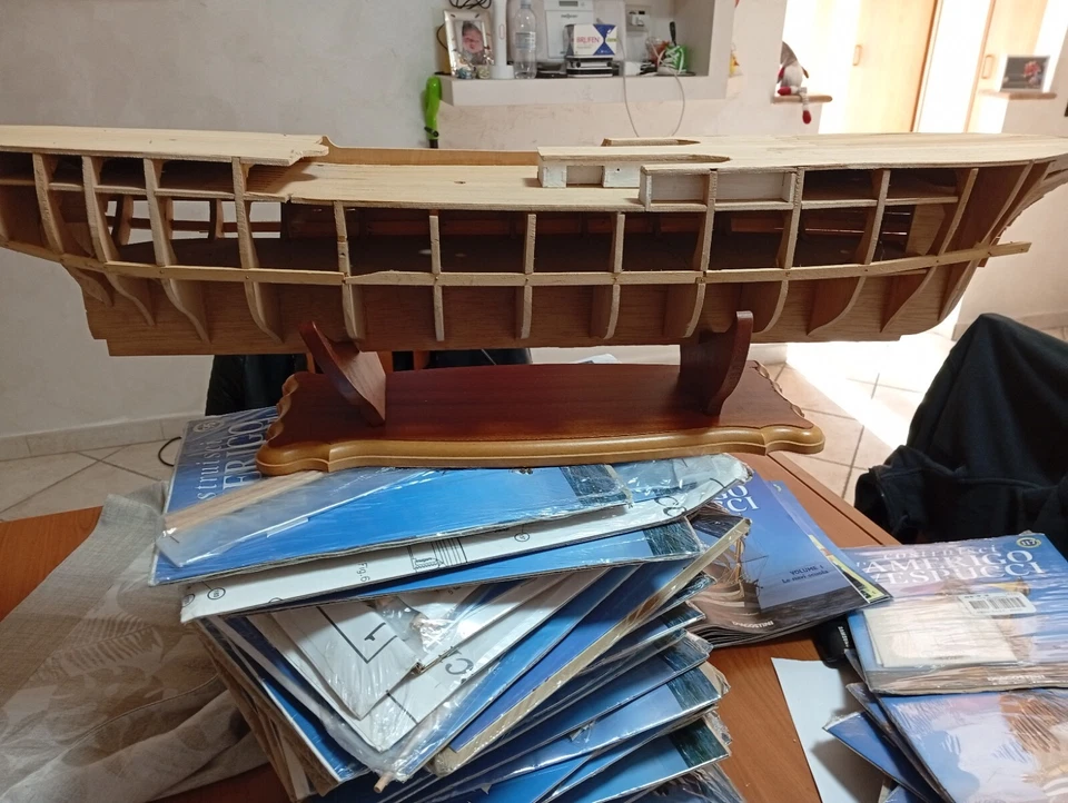 Vendo  Per Mancanza Di Tenpo veliero in legno  Americo Vespucci  - Immagine 4 di 4