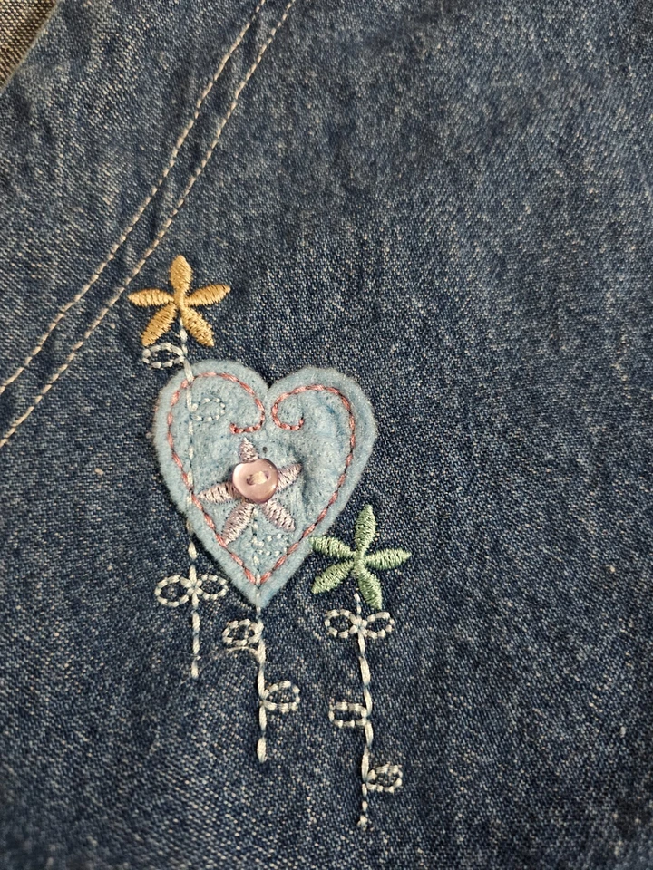 VTG TEDDI Denim Shirt Embroidered Floral Hearts, Pockets Long Sleeve Blue Sz S - Image 4 of 4