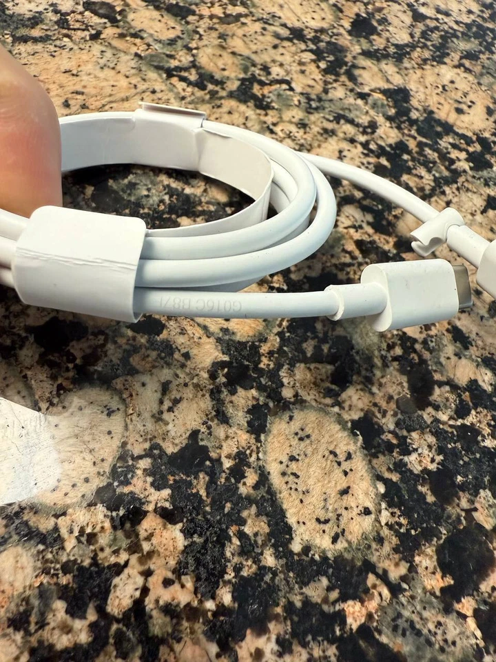 Google Pixel 2/3/XL OEM USB-C Cable (Fast Charge & Data Sync) - G016CA784 - Image 2 of 3