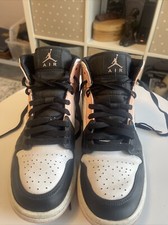 Nike Air Jordan Trainers 1 Mid Crimson Tint Sneakers. UK7  554724-133