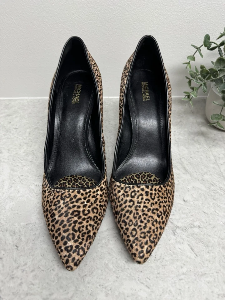 Zapatos de salón Michael Michael Kors Dorothy Flex camel oscuro talla 9M Foto 3 de 4