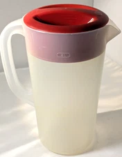 Vintage Rubbermaid Simply Pour 2.25‑Qt Pitcher with Red Ice‑Guard Lid