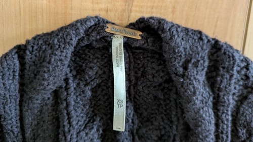 Free People Black Chunky Cable Knit Oversized Sweater Women's Size XS X-Small - Picture 4 of 4