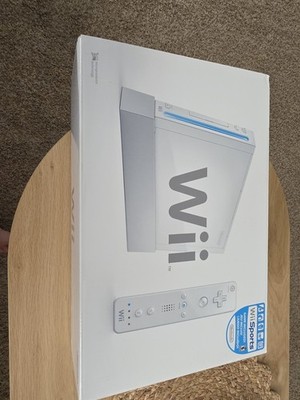  Nintendo Wii Boxed Console Set with Game - READ DESCRIPTION - Tested & Working