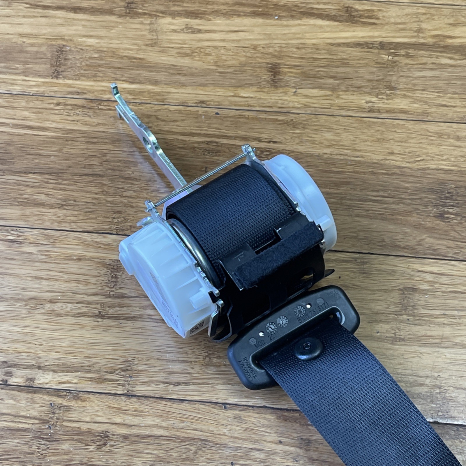 BMW i8 2015-2018 Rear Right Seat belt retractor Black