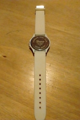 Montre Vintage Femme Geneva Platinum 6886LC - Boîtier Blanc 41mm, Bracelet Silicone - Pile Neuve
