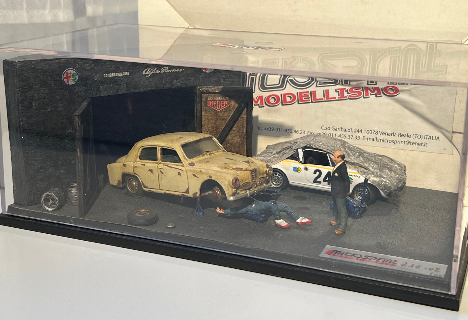 Diorama Alfa Romeo 1/43 Microsprint maquette voiture de course italienne