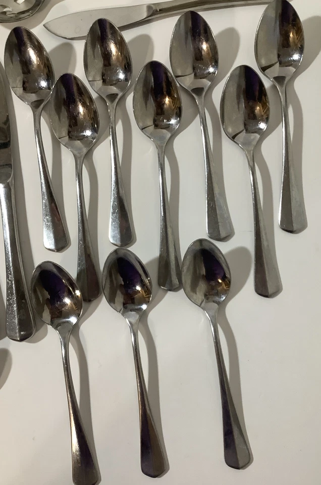 Reed & Barton Newbury 46 Pieces Stainless Flatware Service for 6 + Serving Extra - Image 2 of 4