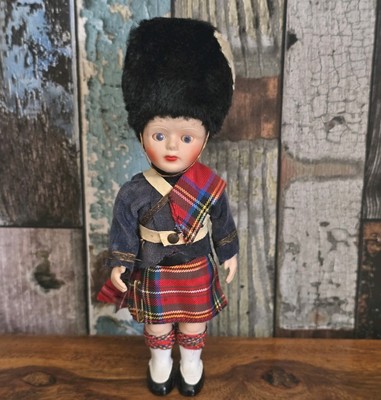 Seltene Vintage Scottish Guardsman 60er Jahre Sammlerpuppe Statue Figur 