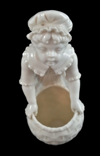 Antique porcelain Hadley Royal Worcester Kate Greenaway girl basket figurine 827 - Picture 11 of 14