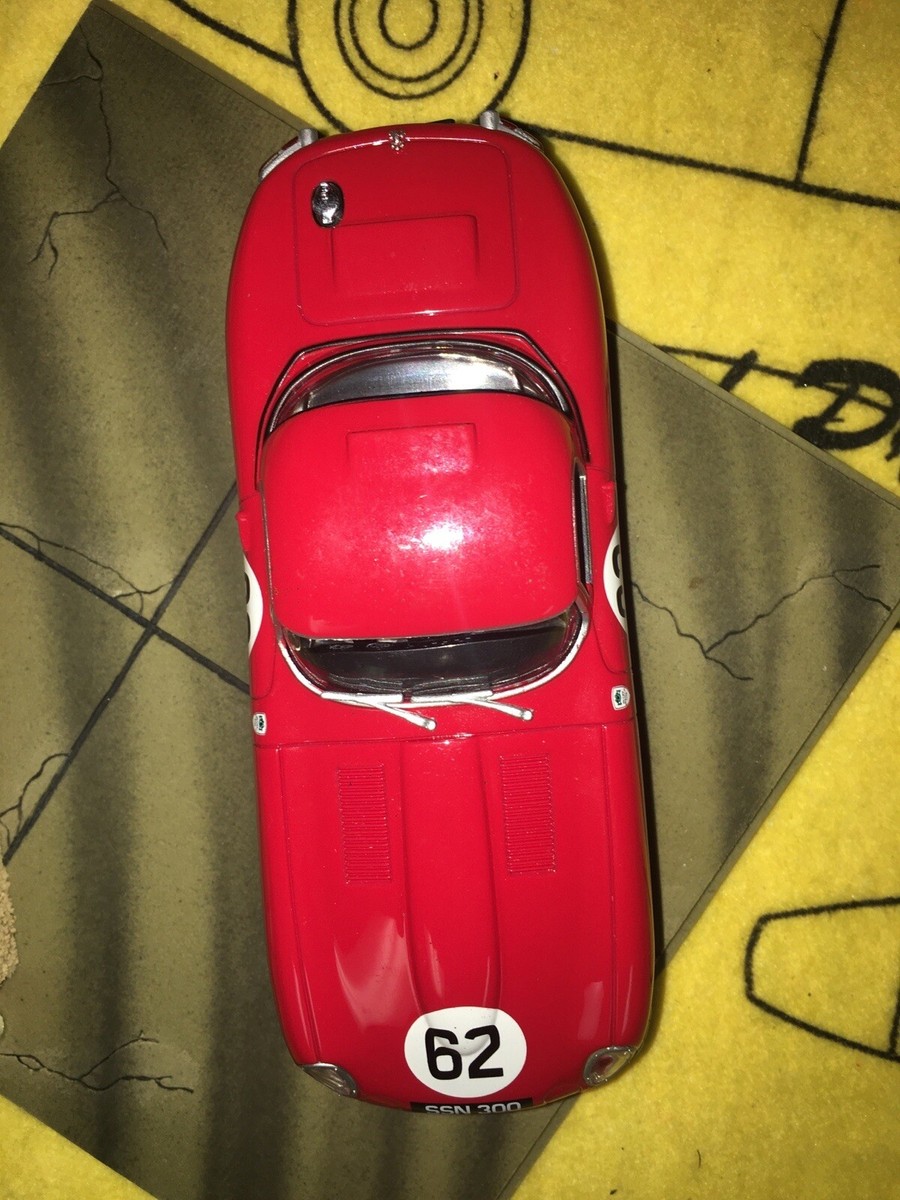 08297 Revell Jaguar Type E Cholmondeley Pageant Of Power échelle 1/32 slot car