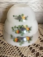 Vintage Arcopal Nesting bowls, Made in France, milkglass bowls