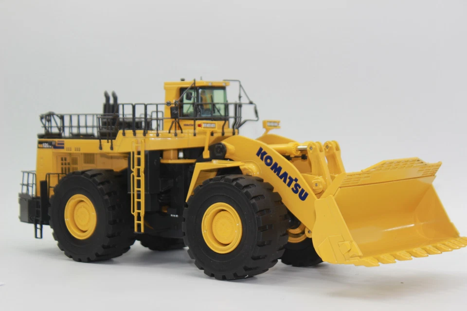 NZG 889 Radlader WA 1200 Komatsu 1:50 NEU OVP