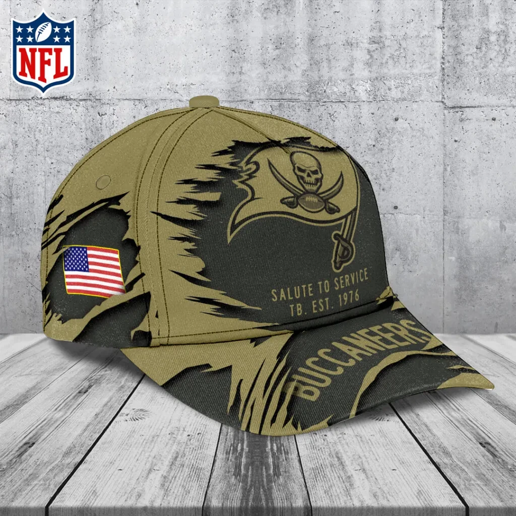 Buccaneers 2025 Salute to Service Classic Cap