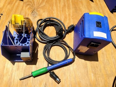 Hakko Soldering Station FX951 Excellent Condition, One Solder Tip, With Solder