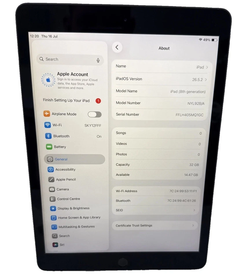 Apple iPad (8th generation) · 32GB · Wi-Fi, photo 4 of 5
