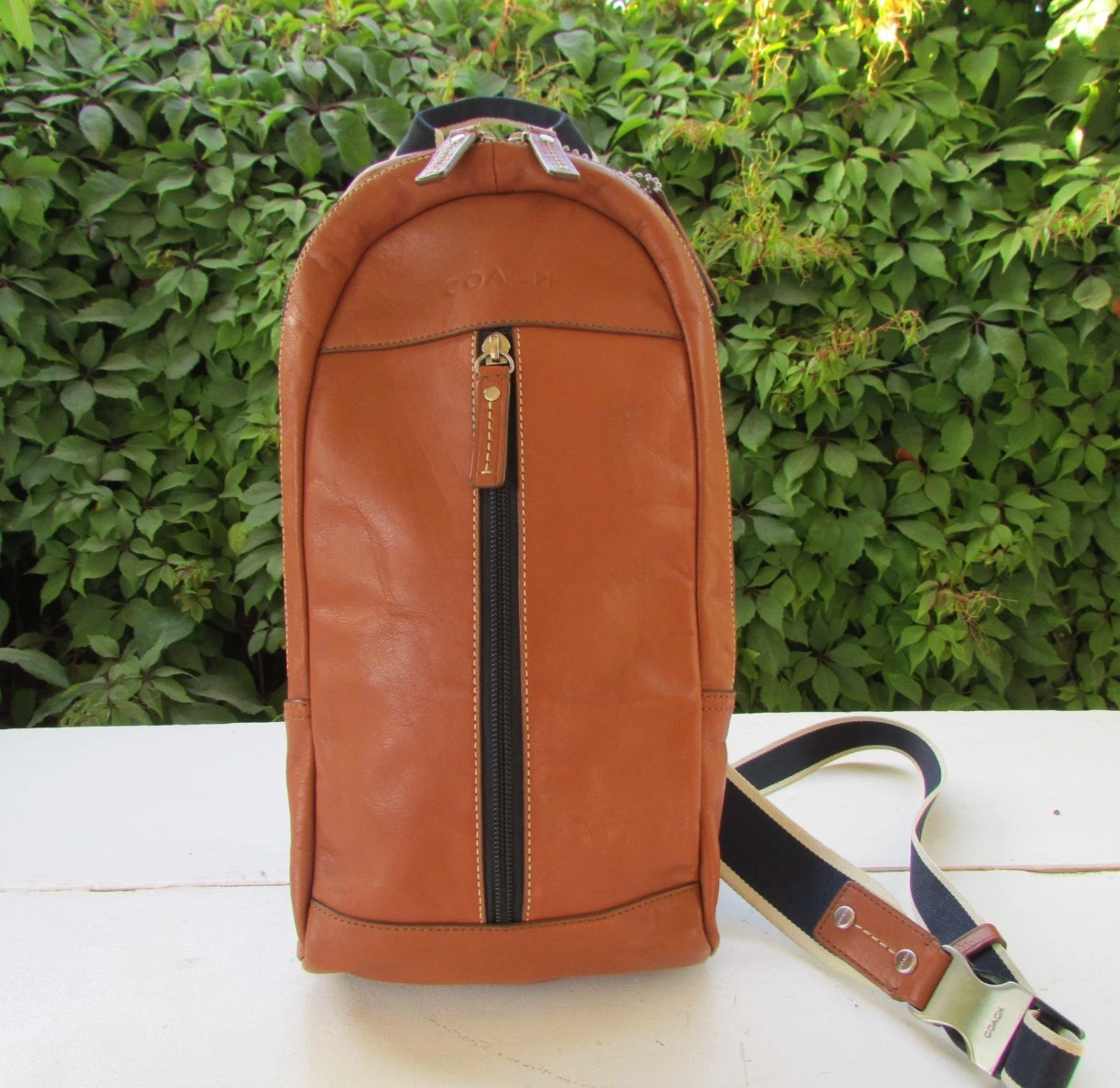 Vintage Coach Mens Heritage Leather Sling Bag Travel Backpack Brown Saddle
Opens in a new window or 