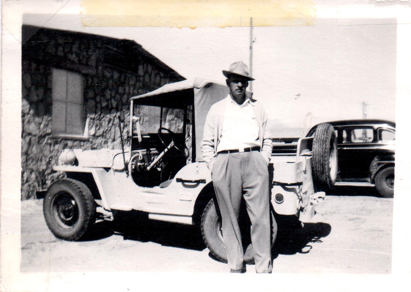 PHOTOGRAPH JEEP CARS TAPLINE OIL PIPELINE MISHAB JUBAIL SAUDI ARABIA OLD PHOTO