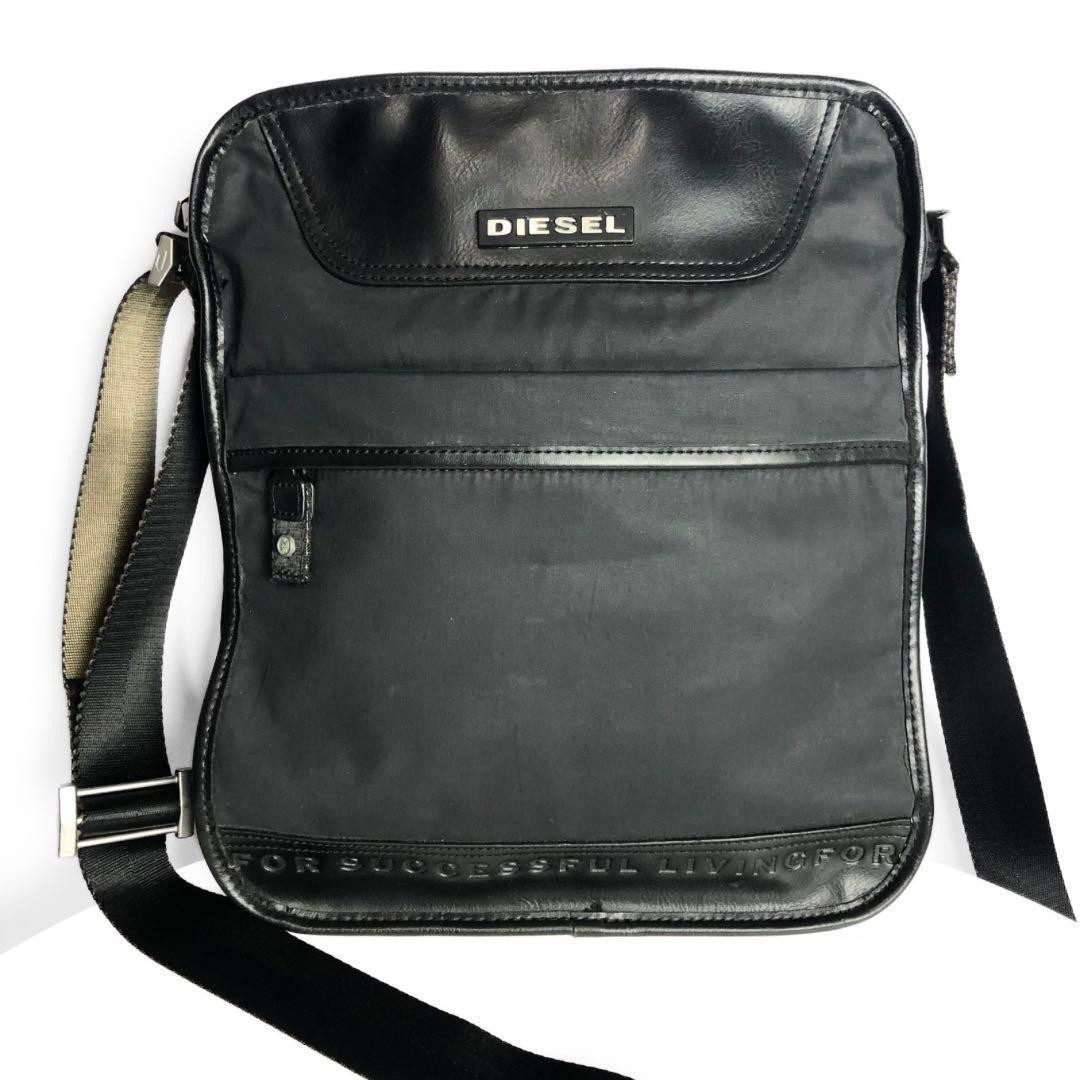 Diesel Men Archive Y2K Shoulder Bag Black 29x8x33cm Leather Diesel Men Archive Y2K Shoulder Bag Black 29x8x33cm Leather