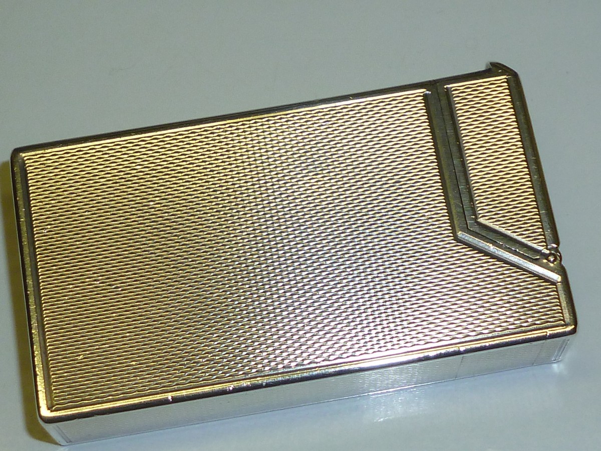 DUNHILL 