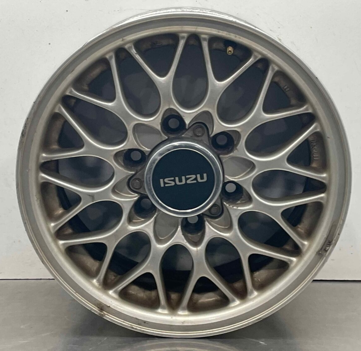 1999 Isuzu Trooper Oem Rim Factory Wheel 16 1999 Isuzu Trooper Oem Rim Factory Wheel 16