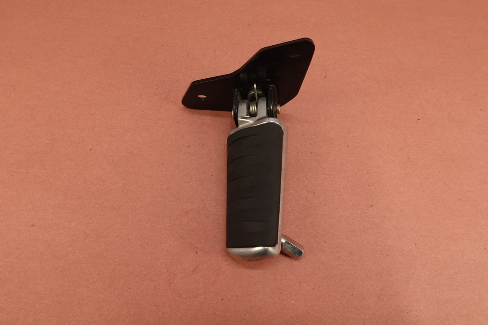 2014 11-17 Triumph SPEEDMASTER Front Left Foot Peg Rest Step - Image 2 of 4