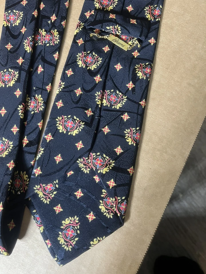 Brioni Hecho en Italia Negro Floral Foto 3 de 4