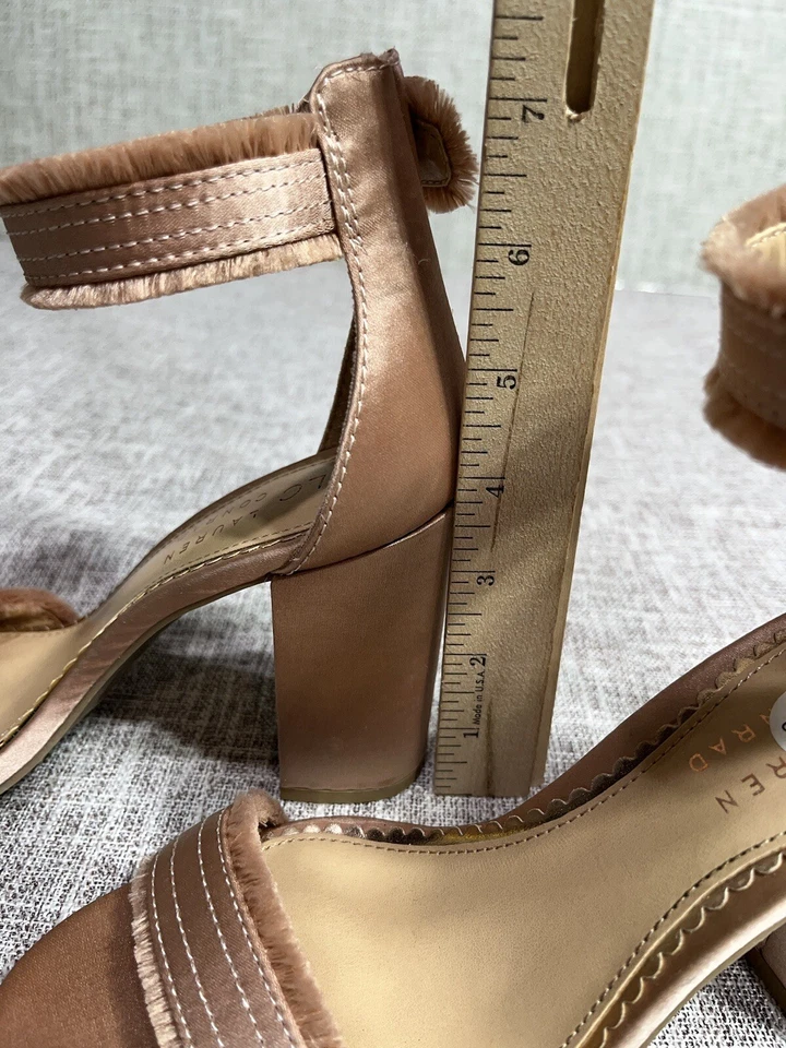 Sandálias femininas LC Lauren Conrad Admirer tamanho 7 M salto bloco blush cetim - Imagem 4 de 4