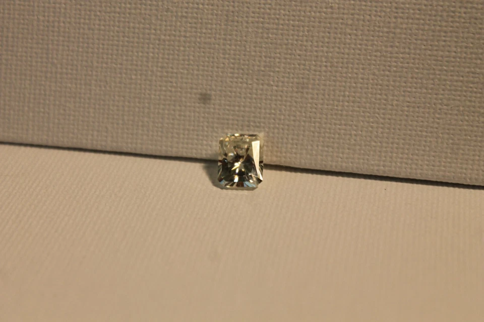 Moissanita certificada por GIA - Moissanita suelta corte radiante 3,36 quilates - #GS25 Foto 2 de 4