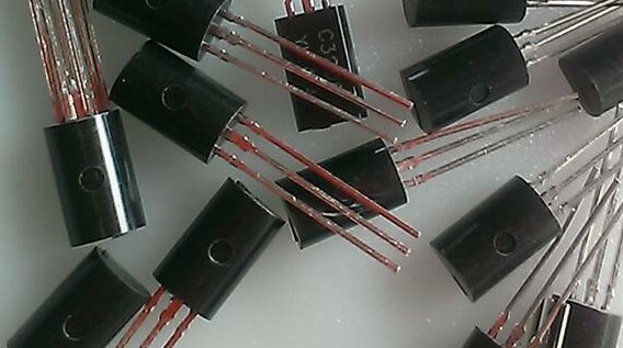 Transistor De Potencia 2sd667 D667 Npn