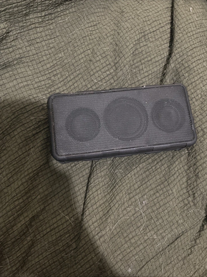 Blackweb Rugged Bluetooth Speaker - Image 4 of 4