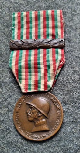 BRONZE MINTED ENEMY ITALIAN AUSTRIAN CAMPAIGN 1915/18 WITH BAR "1918"