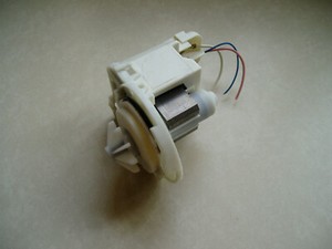 Original Siemens Spülmaschinenpumpe aus SE63E331EU