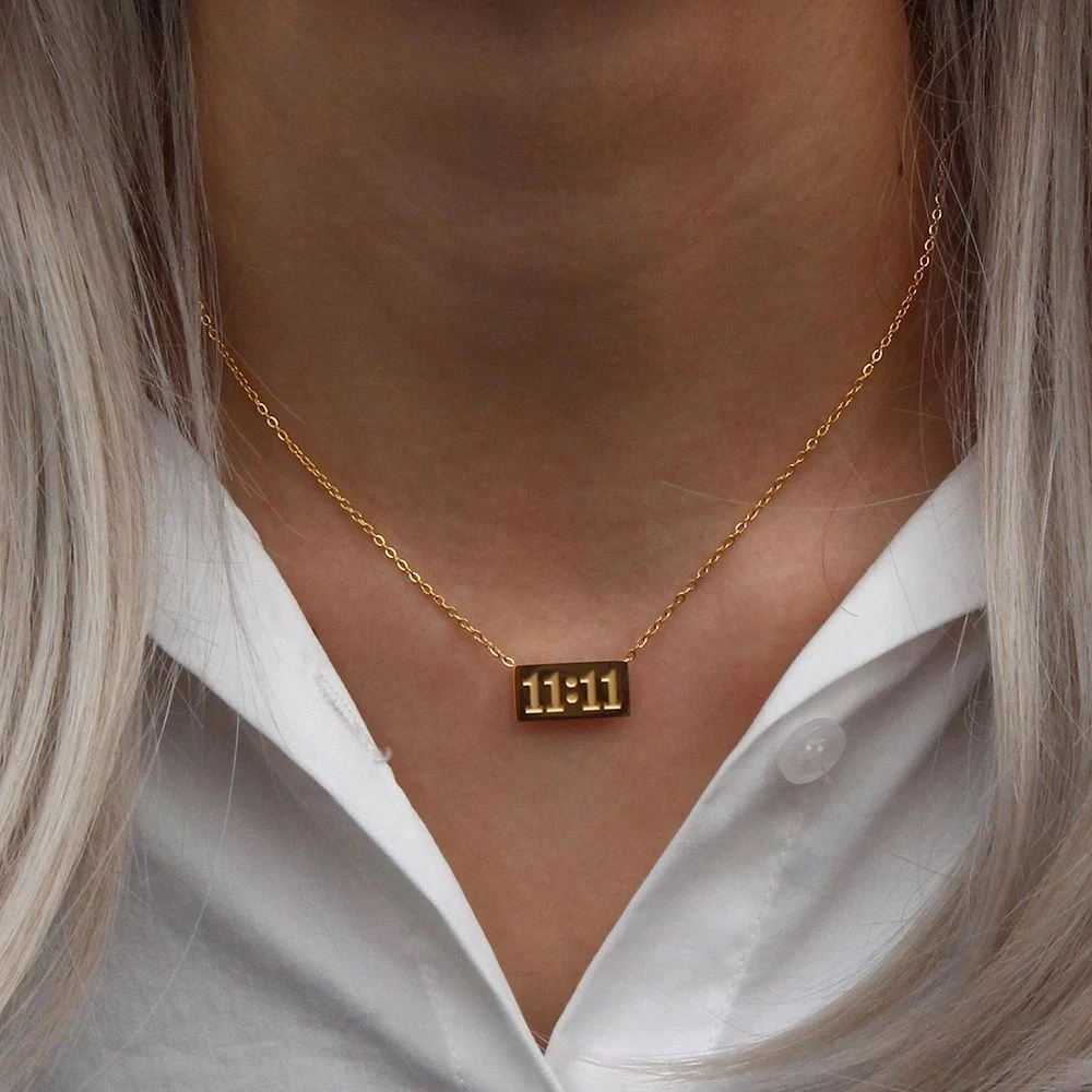 2000 necklace clearance