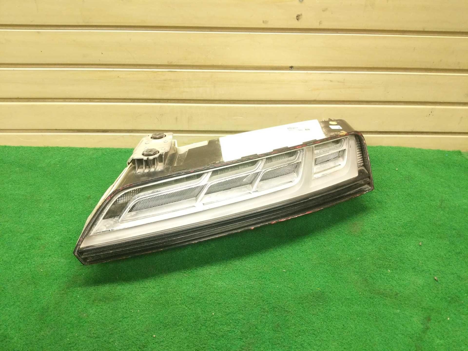 2020 Audi R8 Performance Spyder - OEM RH Tail Light Lamp FOR PARTS 4S0945096C