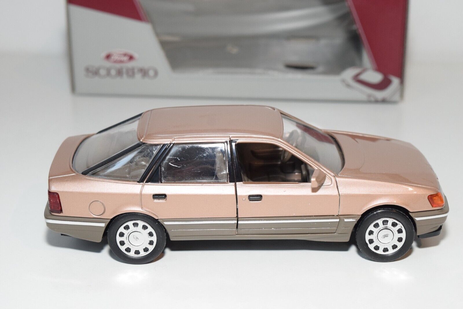 Schabak Slot Car 1/36 Ford Transit Minibus Rouge - Occasion Sans Boîte