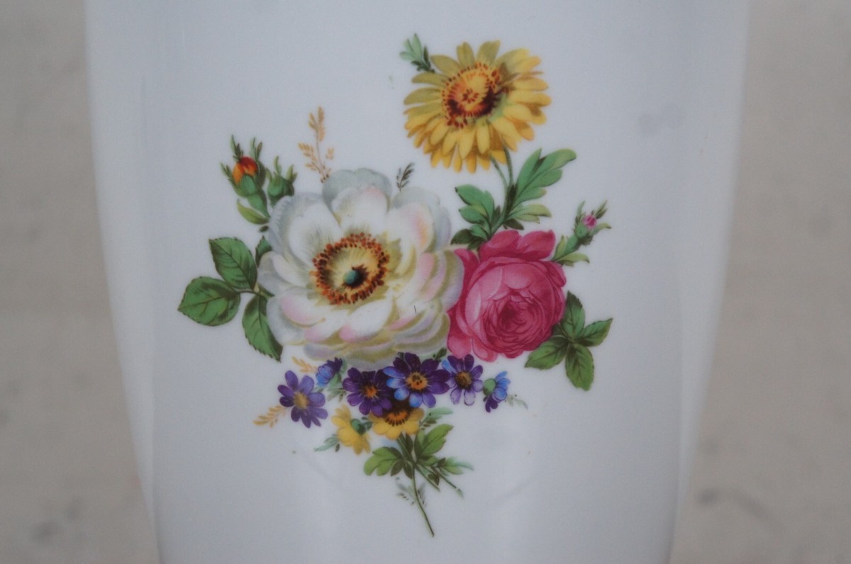 Vintage German Dresden CM Hutschenruther Porcelain Floral display picture 1