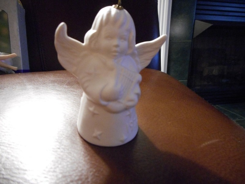1978 Third Edition Annual Christmas Tree Ornament Angel Bell Goebel With Box
