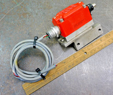 Allen Bradley 440P-MDPB22E Guard Master Snap Acting Safety Limit Switch 240V 3A