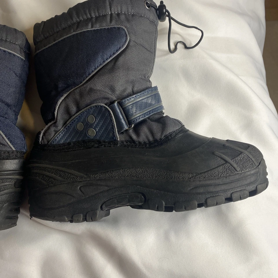 Bota CHAMPION C-9 Juvenil Talla 13yTHERMOLITE Pull-On Azul Marino/Negro Tacón Reflectante Foto 4 de 4