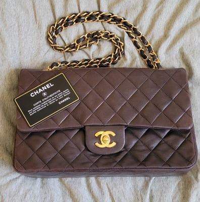 CHANEL ブラウン バックオープンパンプス CHANEL Classic Medium Double Flap 24K Gold Plated Hardware Brown