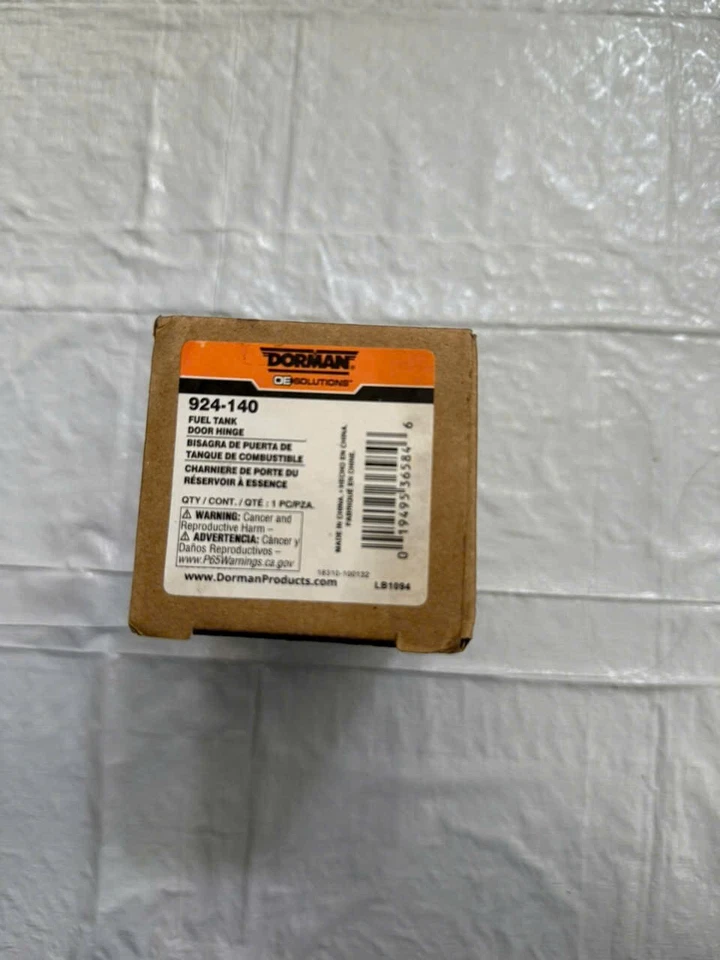 Bisagra de puerta del tanque de combustible/gas Dorman 924-140 para 99-14 Volvo S60 S80 V70 XC70 XC90 Foto 2 de 2