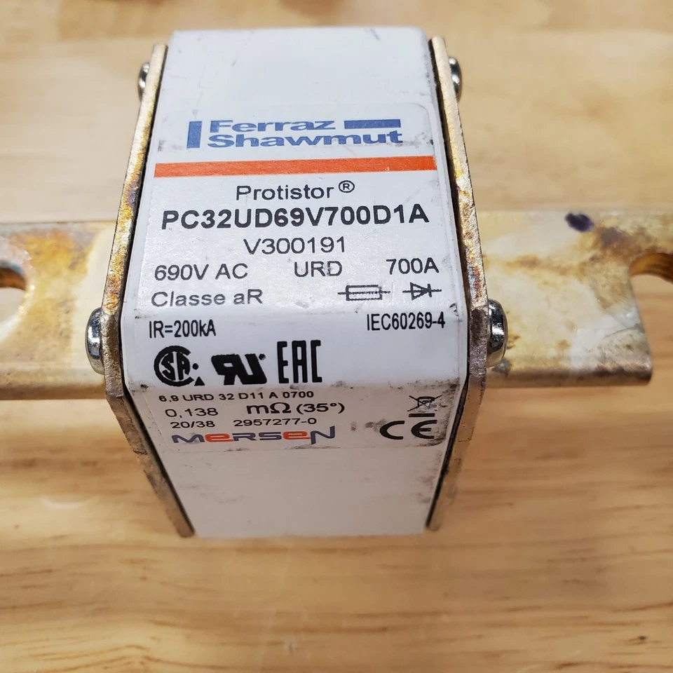 MERSEN PC32UD69V700D1A Ferraz Shawmut 700 ампер 690 В переменного тока (б/у) - Изображение 2 из 4