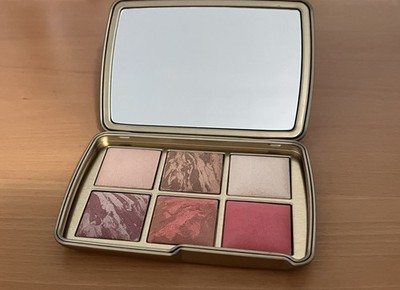 Hourglass Ambient Lighting Edit CHARMS PALETTE VOLUME I (NO CHARMS INCLUDED) 
