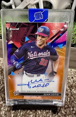 2021 Topps Finest - Finest Autographs Juan Soto #FA-JS Orange Refractor /25 (AU)