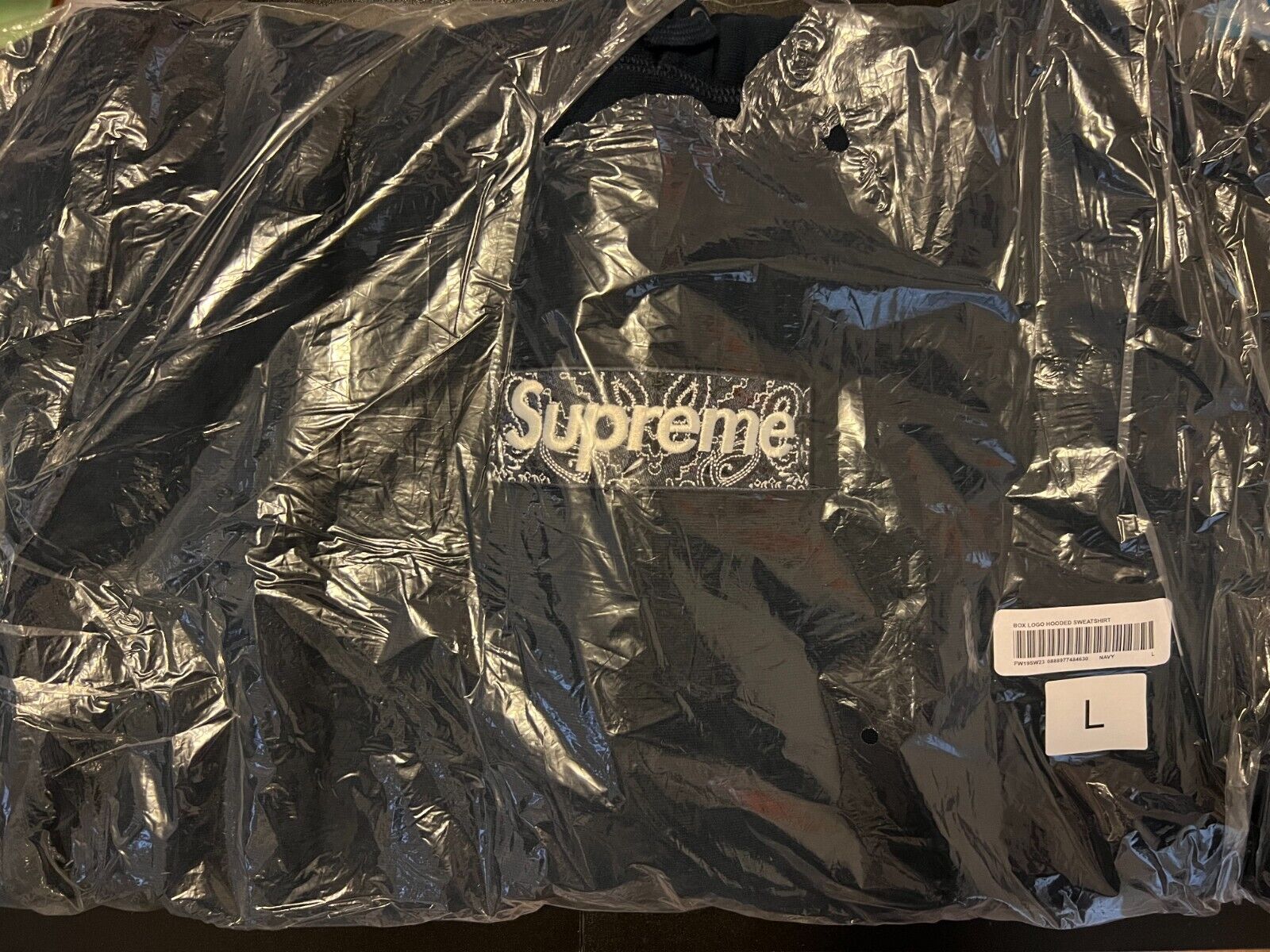 Supreme Bandana Box Logo Hoodie Size L FW19 DS Large AUTHENTIC