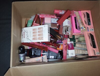 Überraschung make Up Box 70 Teilig !!